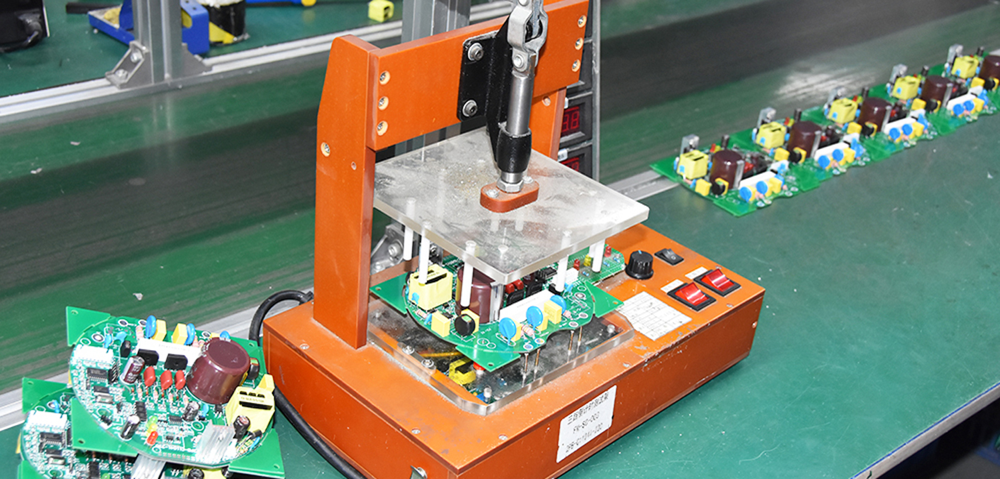 Vifaa vya Uzalishaji wa Luminaire